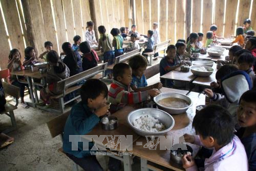 Trường học là nhà, thầy cô là cha mẹ 